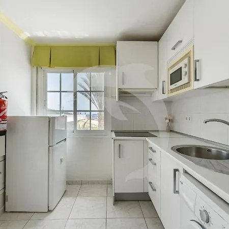 El Mdano With Stunning Pool Views Apartamento *