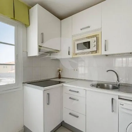 El Mdano With Stunning Pool Views Apartamento *